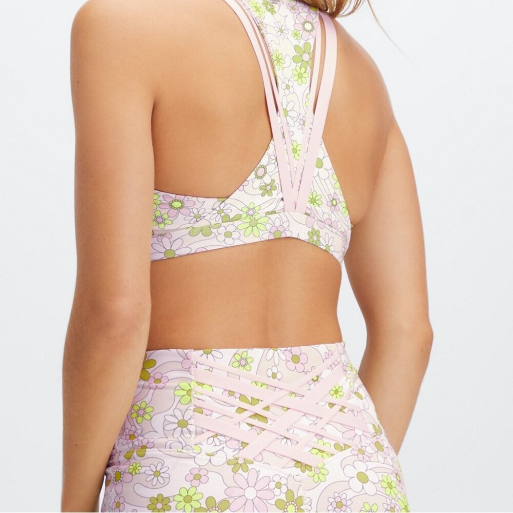 Fabletics Boost Sports Set - Picture 4 of 7